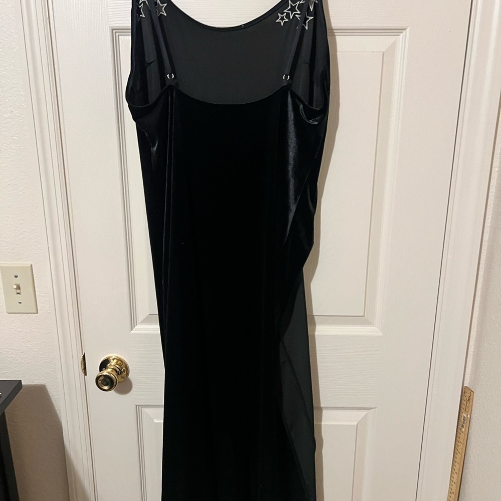 Atelier X Victoria's Secret Black Velvet Robe and Black Velvet Nightdress - Picture 8 of 9